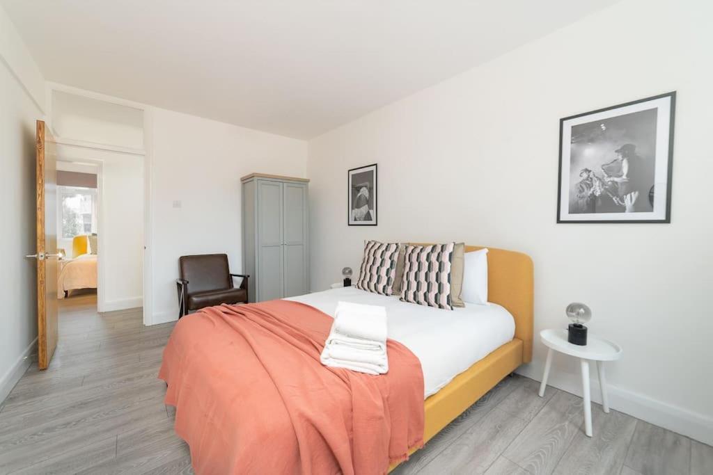 Two Bedroom Apartment By Buonomo Stays Short Lets & Serviced Accommodation In Balham With Balcony London Kültér fotó